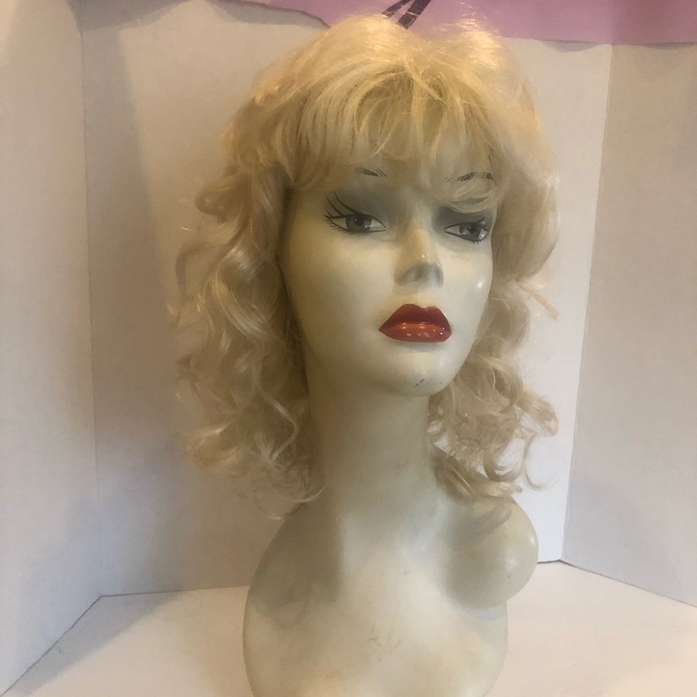 Synthetic curly blonde wig